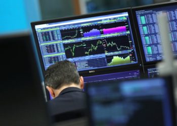 These 4 charts show where the hedge fund industry is midway through 2025