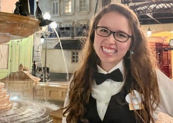10 of the biggest mistakes I saw tourists make when I worked at Disney World