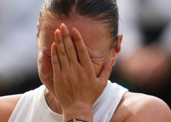 Amanda Anisimova thanks her mom through tears after loss in Wimbledon final