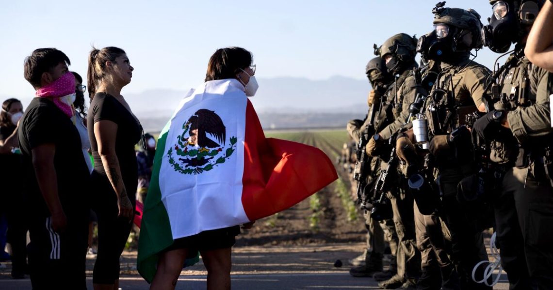 Arrestados y desaparecidos: familiares buscan a migrantes y activistas que se llevó ICE en Camarillo