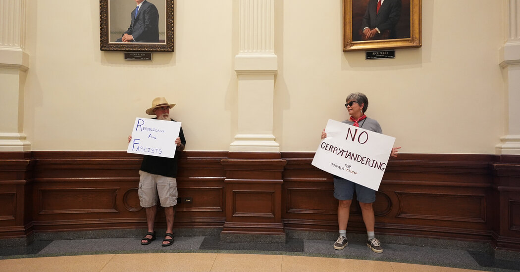 At Redistricting Hearing, Texas Democrats Attack Silent Republicans