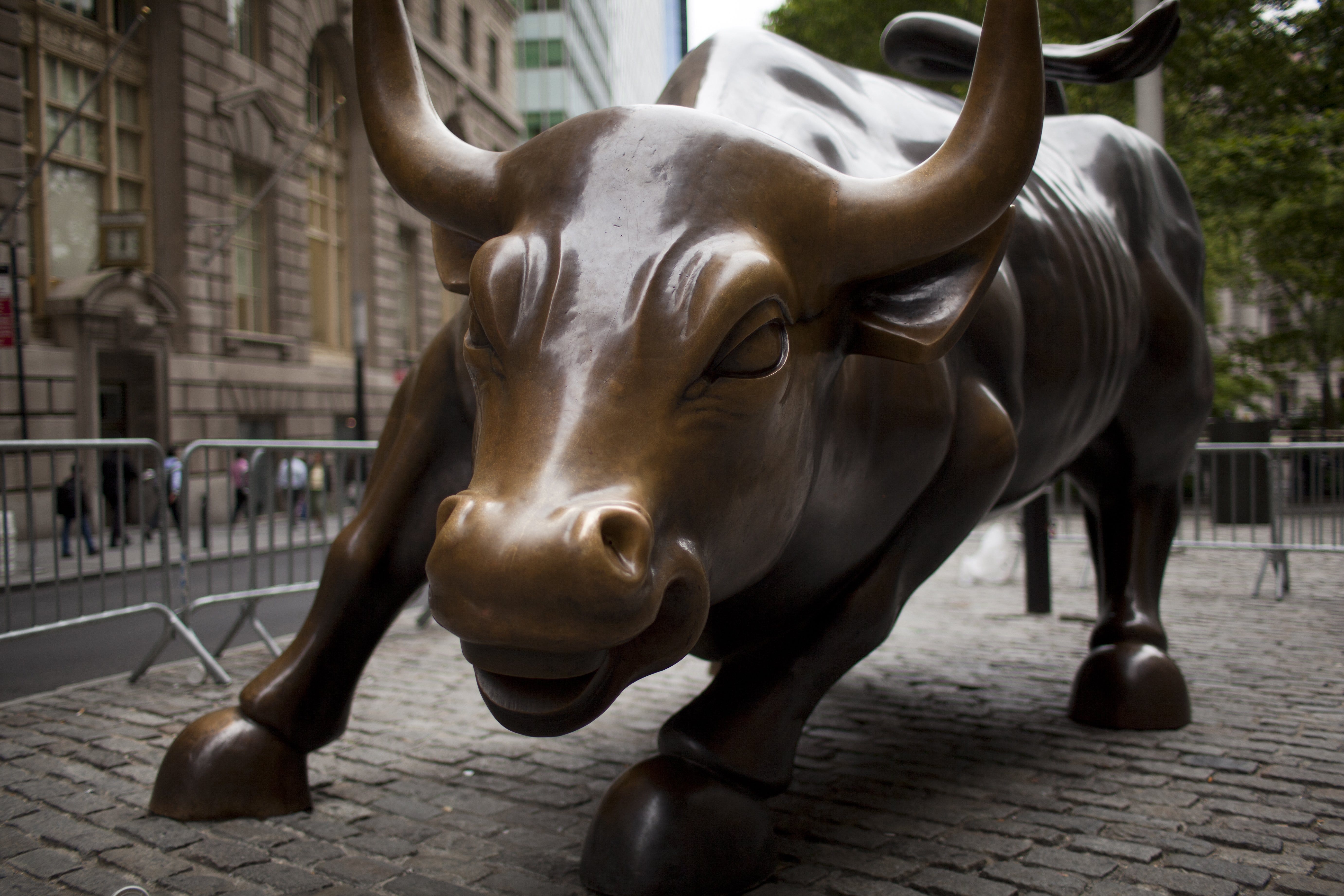 Wall Street bull statue