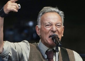 Bruce Springsteen’s European stadium concerts harness rock’s ‘righteous power’ in ‘dangerous times’