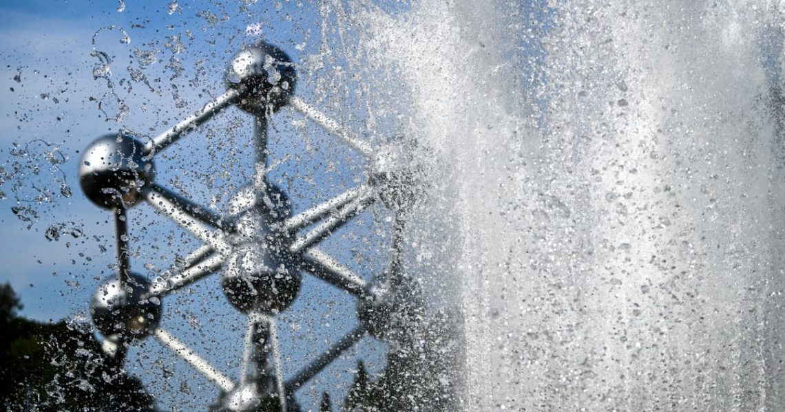 Brussels’ Atomium closes early because its balls are too hot