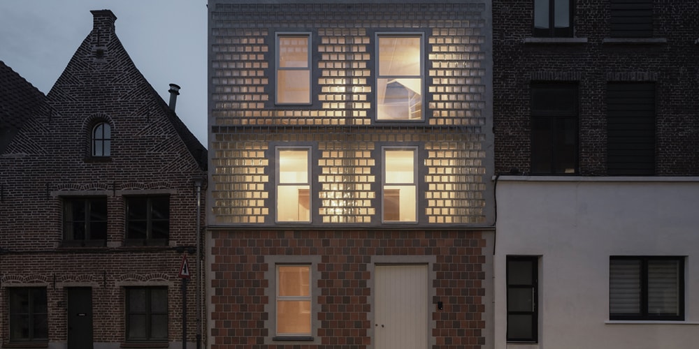 Delmulle Delmulle Architecten’s Glass Brick House Spotlights an “Inverted” Double Façade
