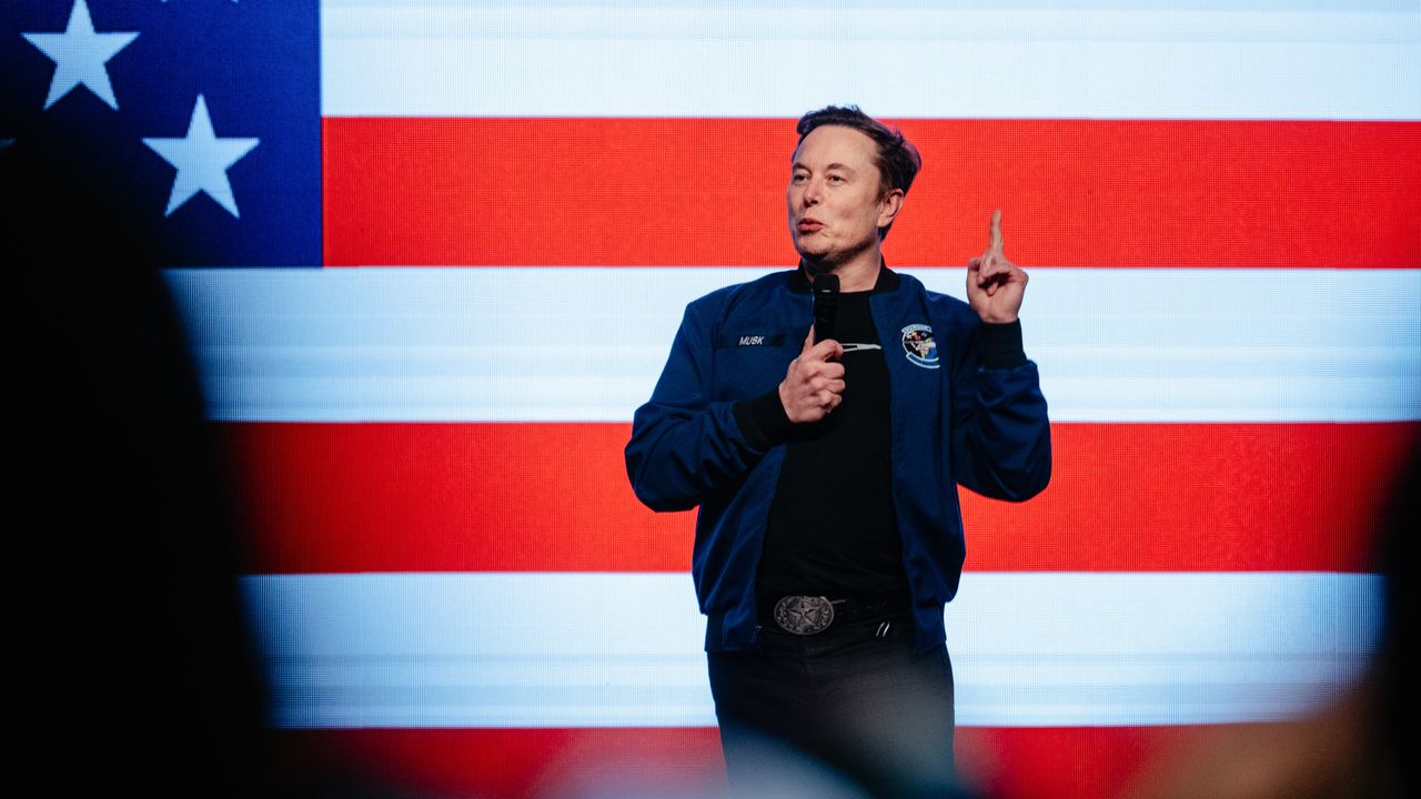 Elon Musk, Encouraged By Mark Cuban and Anthony Scaramucci, Says He’s