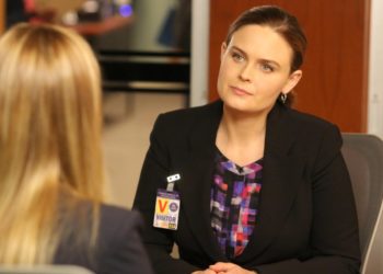 Emily Deschanel Recalls Having Panic Attacks During Season 1 Of ‘Bones’ & Feeling “Shame” After Being Reprimanded For Being “Unprepared”