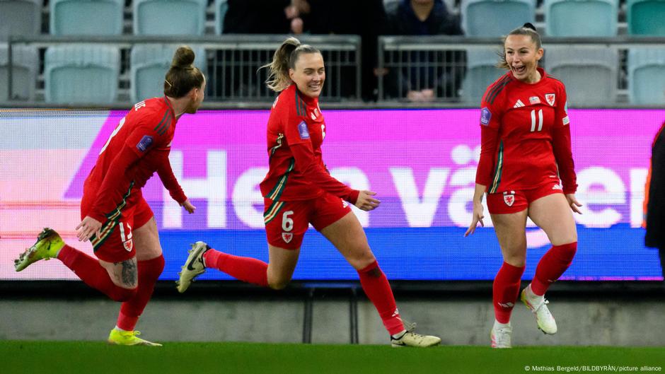 Euro 2025: Debutants Wales unite to find an edge