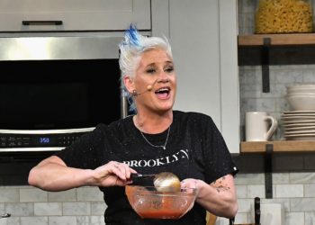 Food Network star Anne Burrell died by suicide at 55: medical examiner