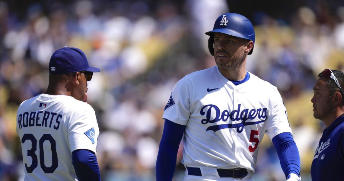 Freddie Freeman injured as Dodgers are swept by the Milwaukee Brewers, again
