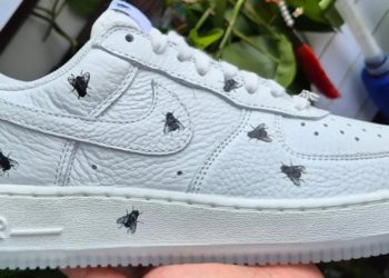 Houseflies Land on the Nike Air Force 1 Low