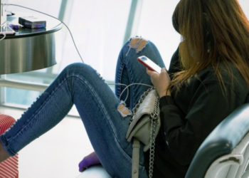How to Keep Your Devices Safe and Secure at the Airport