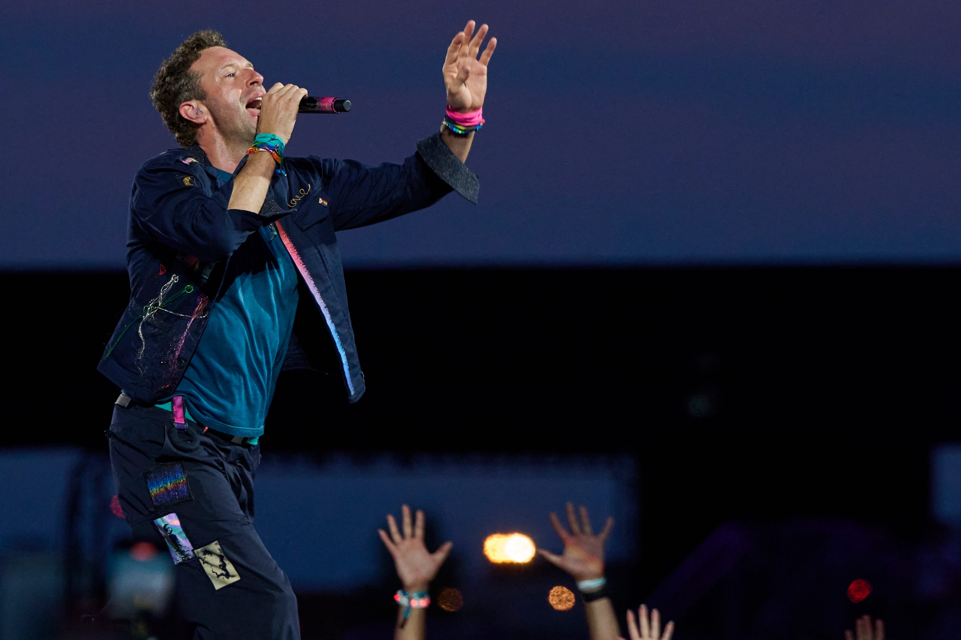 I regret seeing that Coldplay ‘kiss cam’ video – DNyuz
