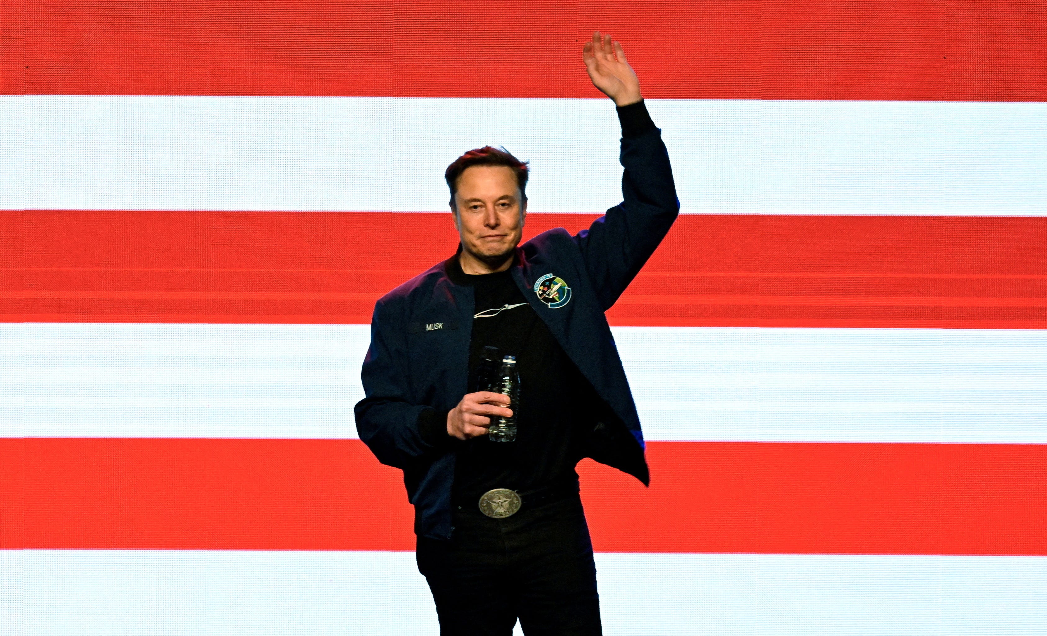 Elon Musk holds a rally in Green Bay