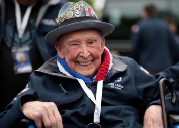 Jake Larson, World War II veteran turned TikTok star, dead at 102