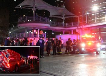 Man trying to defend himself from crook stealing gold bling shot outside NYC bar: cops