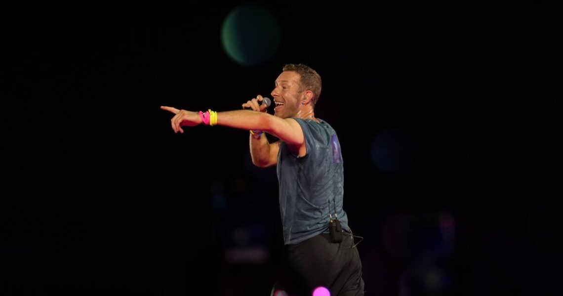 Puntos clave de la controversia por video de CEO en concierto de Coldplay
