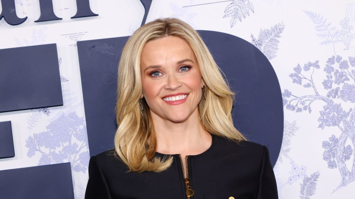 Reese Witherspoon Wore the Sweetest Scalloped Swimsuit to Vacation With Her Boyfriend in France