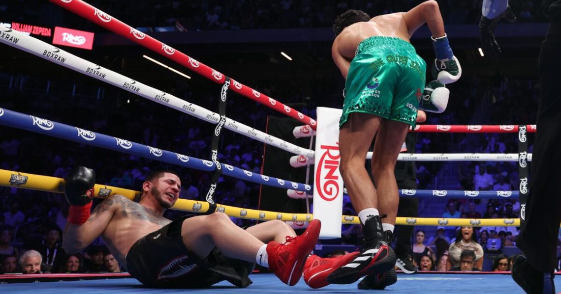 Sheeraz hace lo que no pudo Canelo y destruye a Berlanga