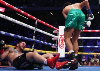 Sheeraz hace lo que no pudo Canelo y destruye a Berlanga