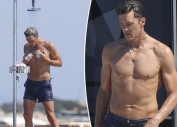Shirtless Tom Brady rinses off in outdoor shower while yachting in Ibiza on Fourth of July