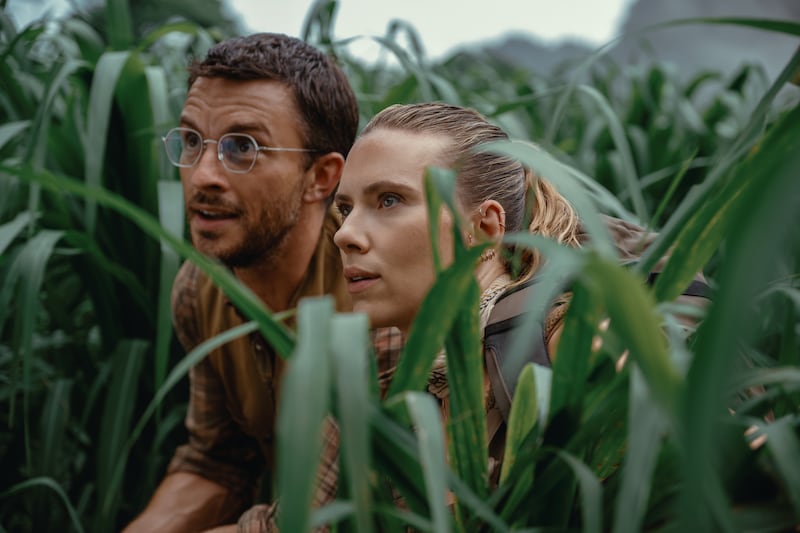 Jonathan Bailey and Scarlett Johansson in 'Jurassic World Rebirth'