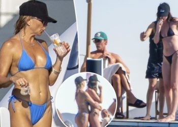 Tom Brady parties with bikini-clad Dakota Johnson, Kate Hudson on yacht in Ibiza