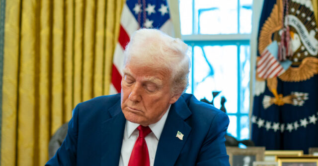 White House: Trump to Set Tariffs Before Midnight Deadline