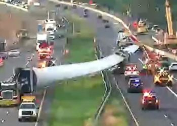 Wind turbine blade crashes into Maryland traffic on Interstate 70