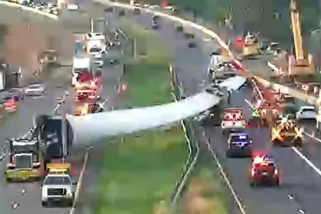 Wind turbine blade crashes into Maryland traffic on Interstate 70