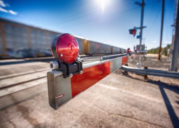 Woman loses arm after collision with oncoming train in Ventura County