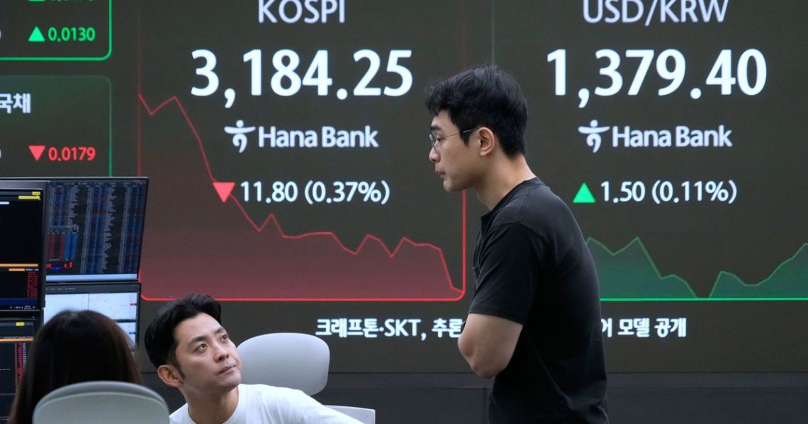 World shares advance after EU strikes trade deal with Trump