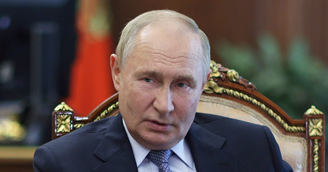 Putin Criminalizes Online Searches for ‘Extremist’ Content