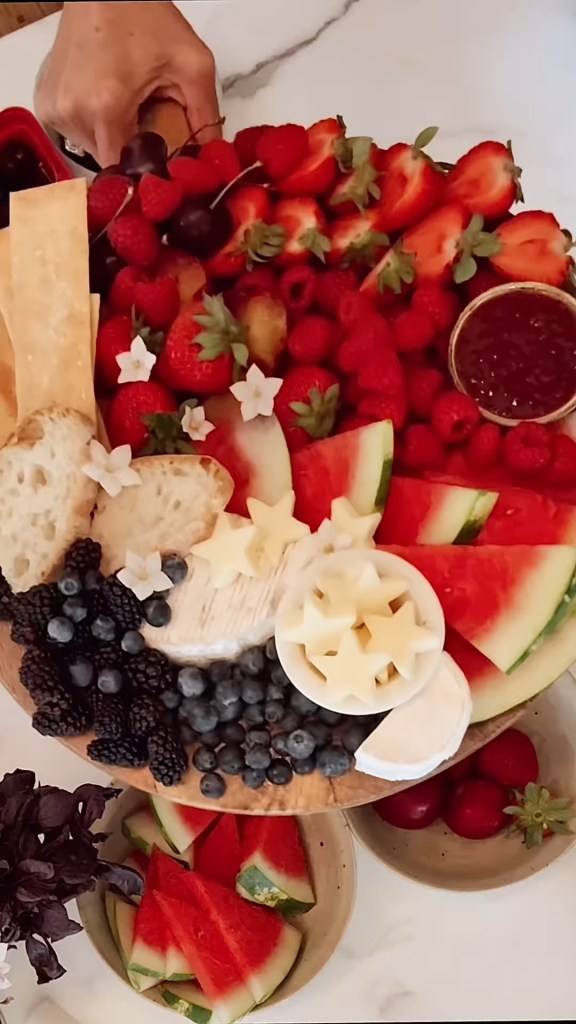 Meghan Markle
 charcuterie board