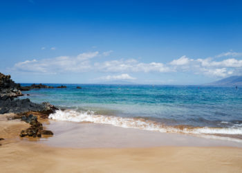 Hundreds of Thousands Warned of ‘Dangerous’ 10-Foot Waves