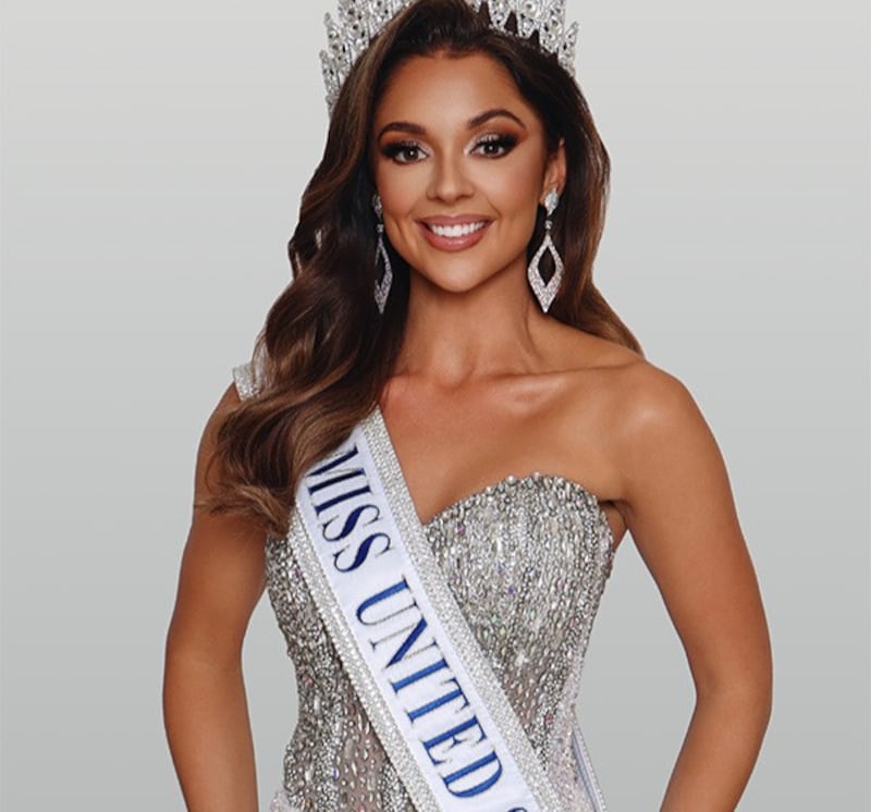 Lindsey Langston poses after winning Miss United States.