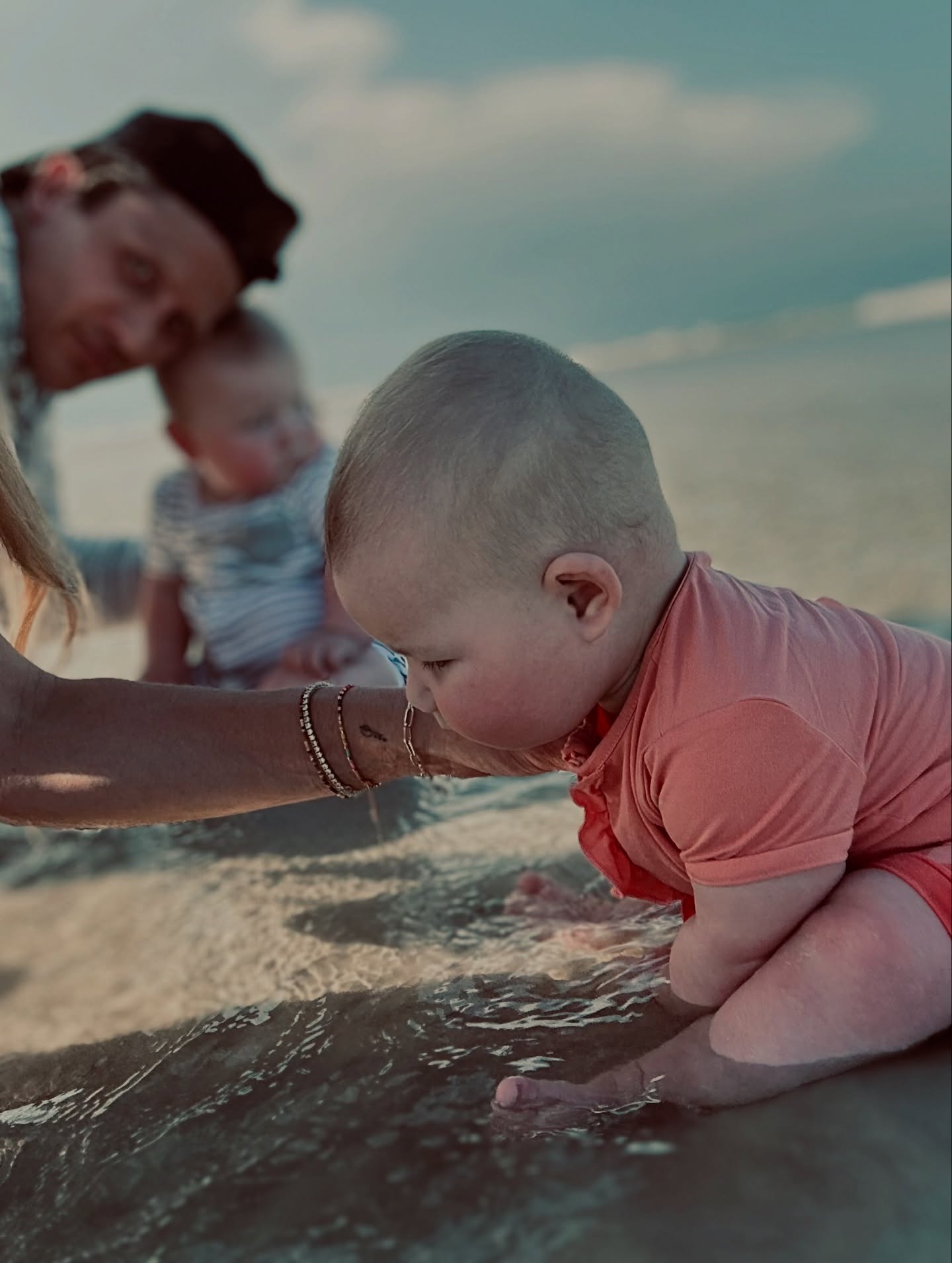 Steven Oleksy and his twins at the beach