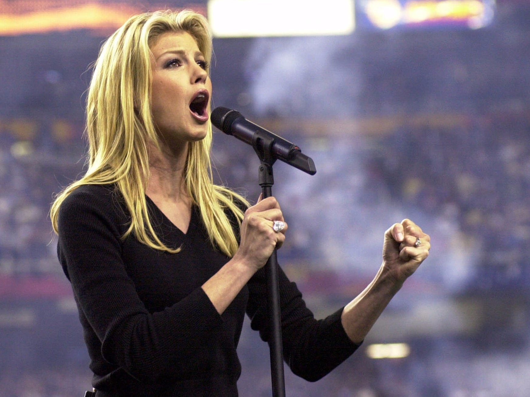 faith hill super bowl 2000