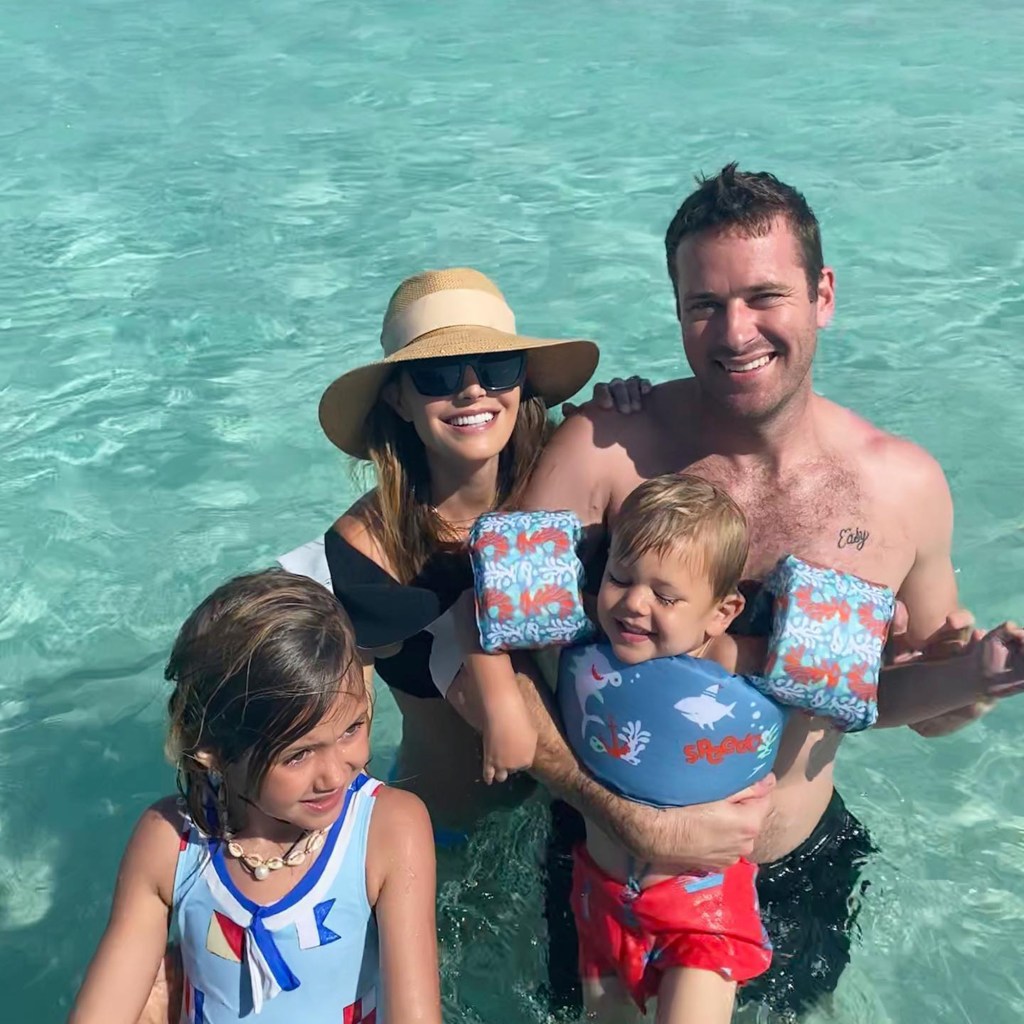 Elizabeth Chambers, Armie Hammer and kids via Instagram