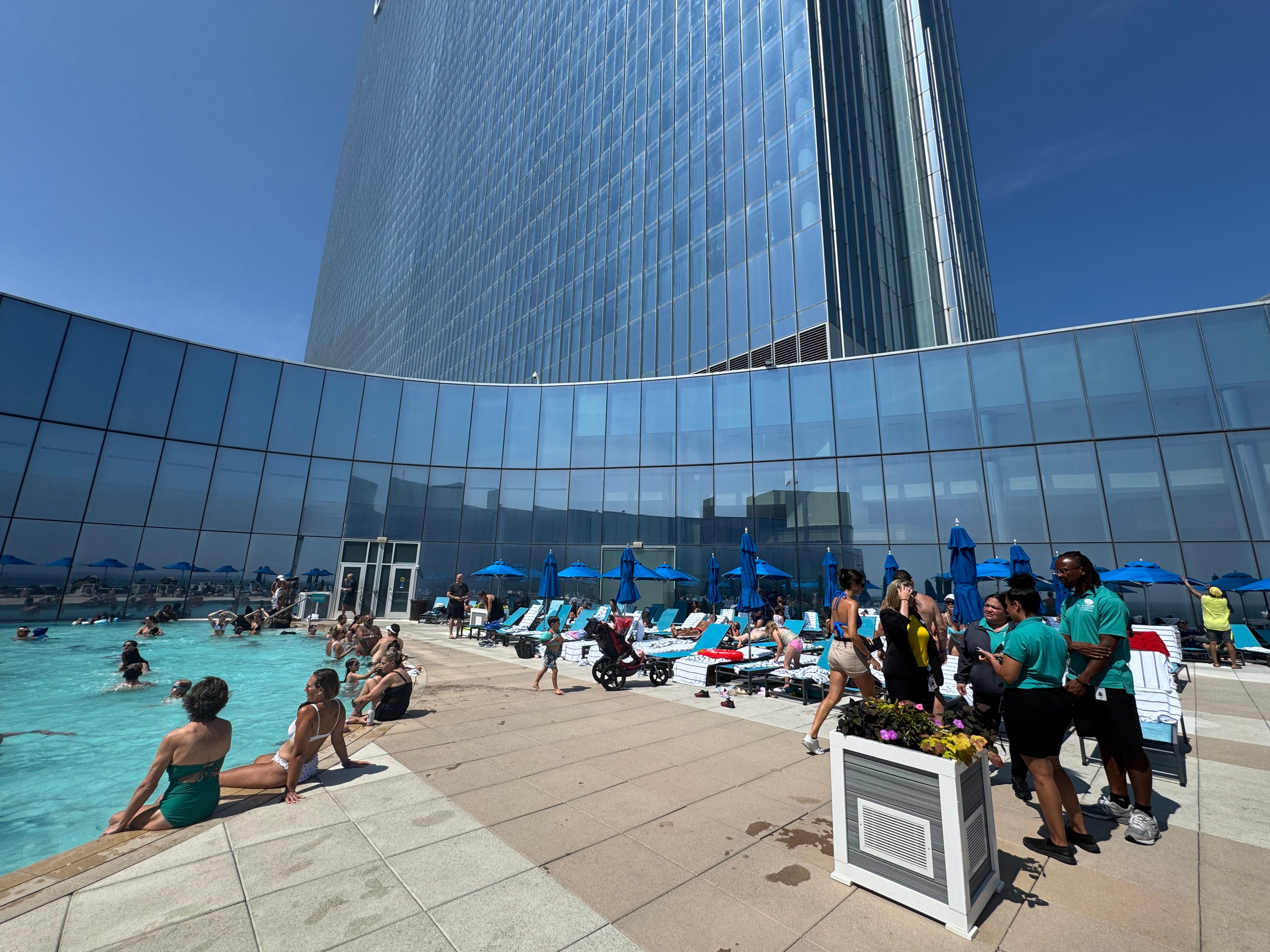 ocean casino resort pool