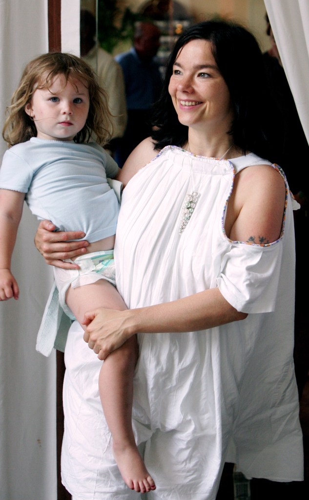 Ísadóra Bjarkardóttir Barney and Björk in September 2005 at Venice Film Festival