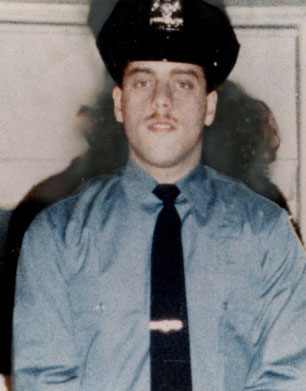 Photo of NYPD Officer Eddie Byrne from his memorial card.