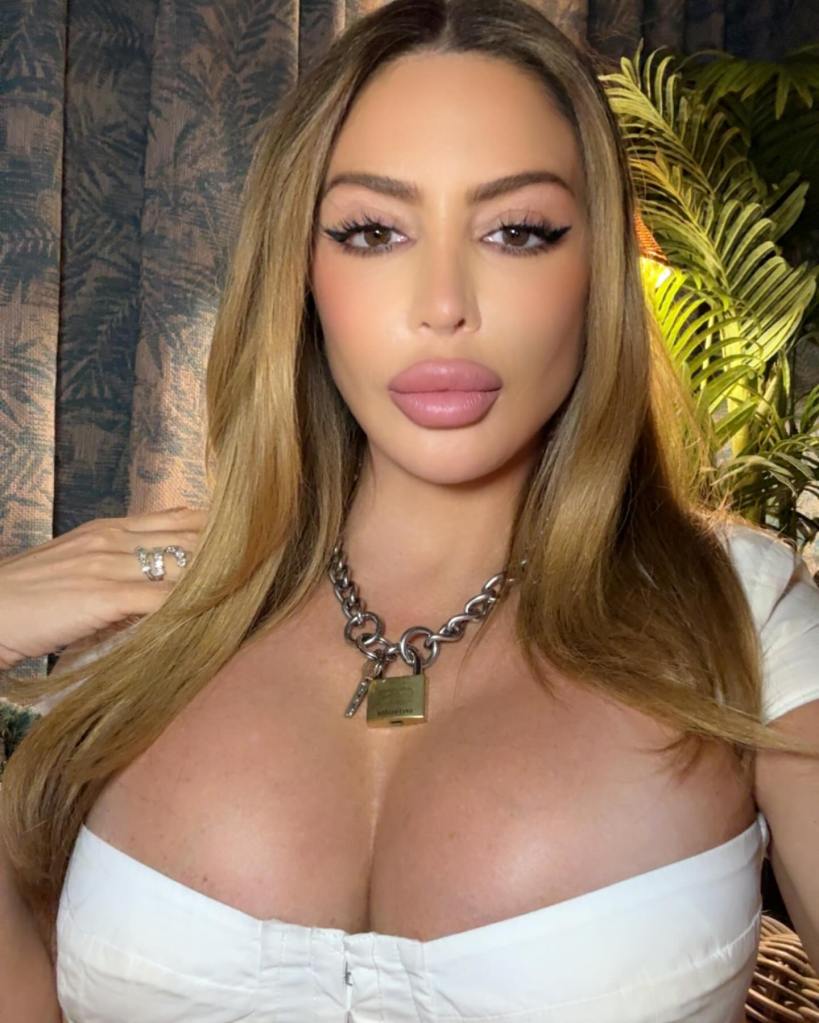 Larsa Pippen poses in a selfie.