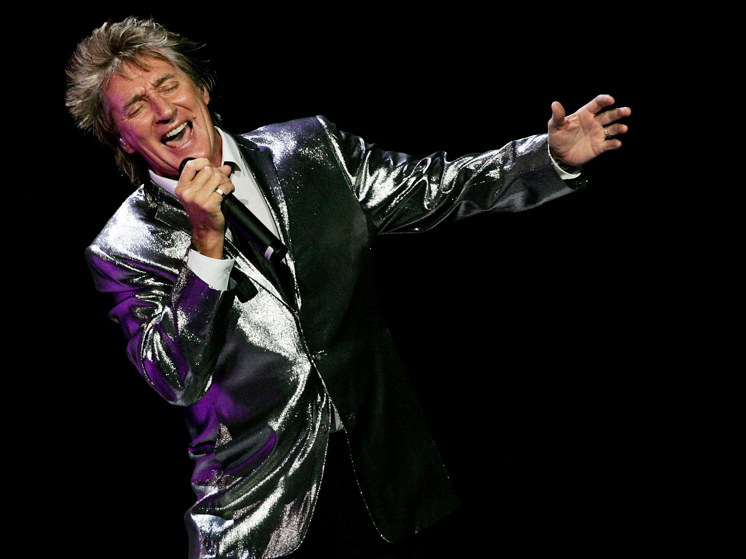 Singer Rod Stewart performs on stage at the Acer Arena on February 26, 2008 in Sydney, Australia.