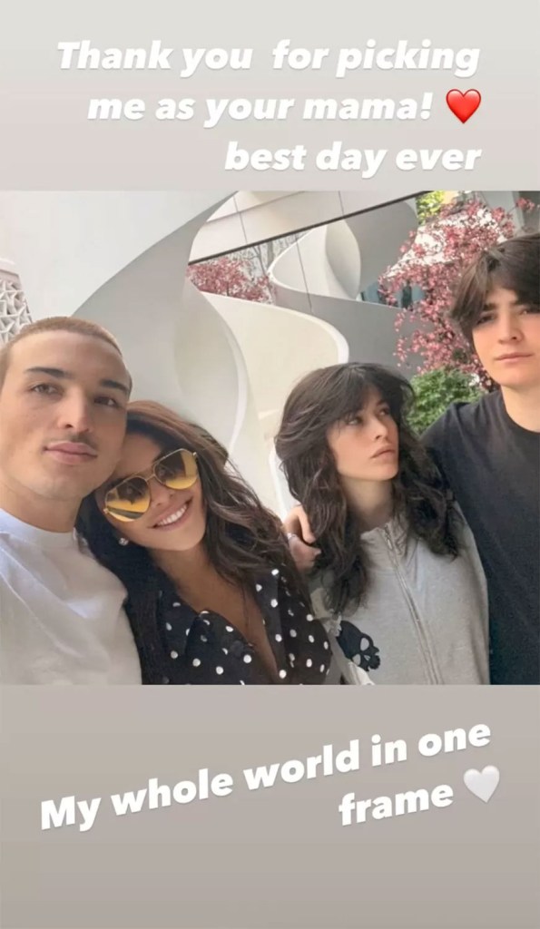 Lauren Sánchez with all three of her children -- Nikko, Ella and Evan.