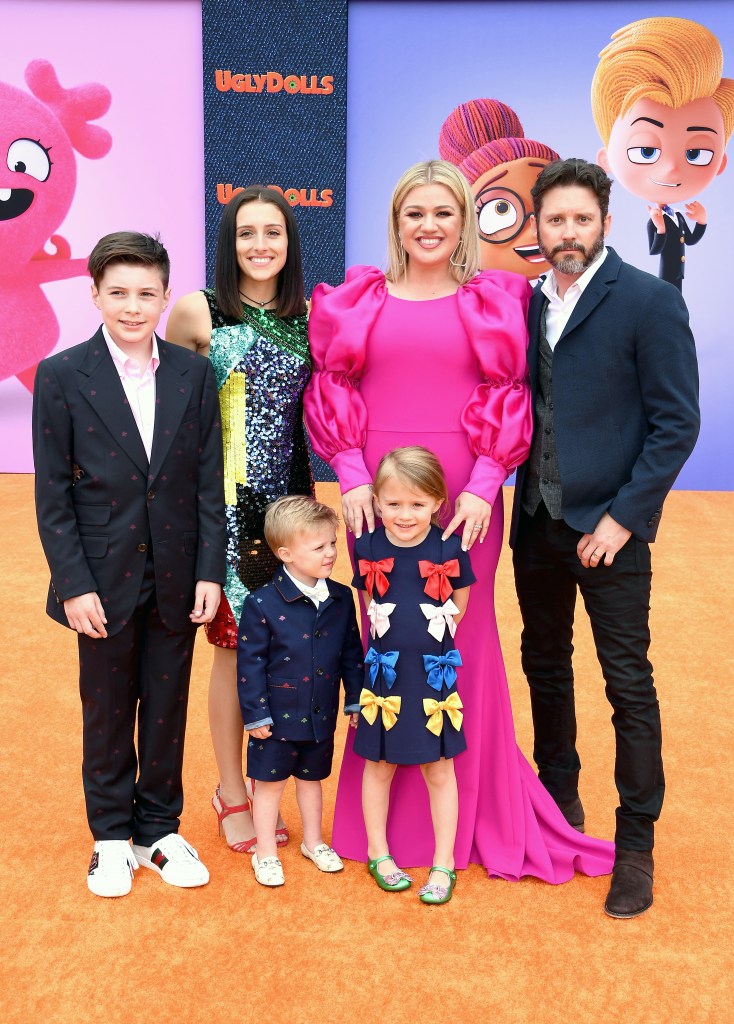 Brandon Blackstock with son Seth, daughter Savannah, son Remington, daughter River and Kelly Clarkson.