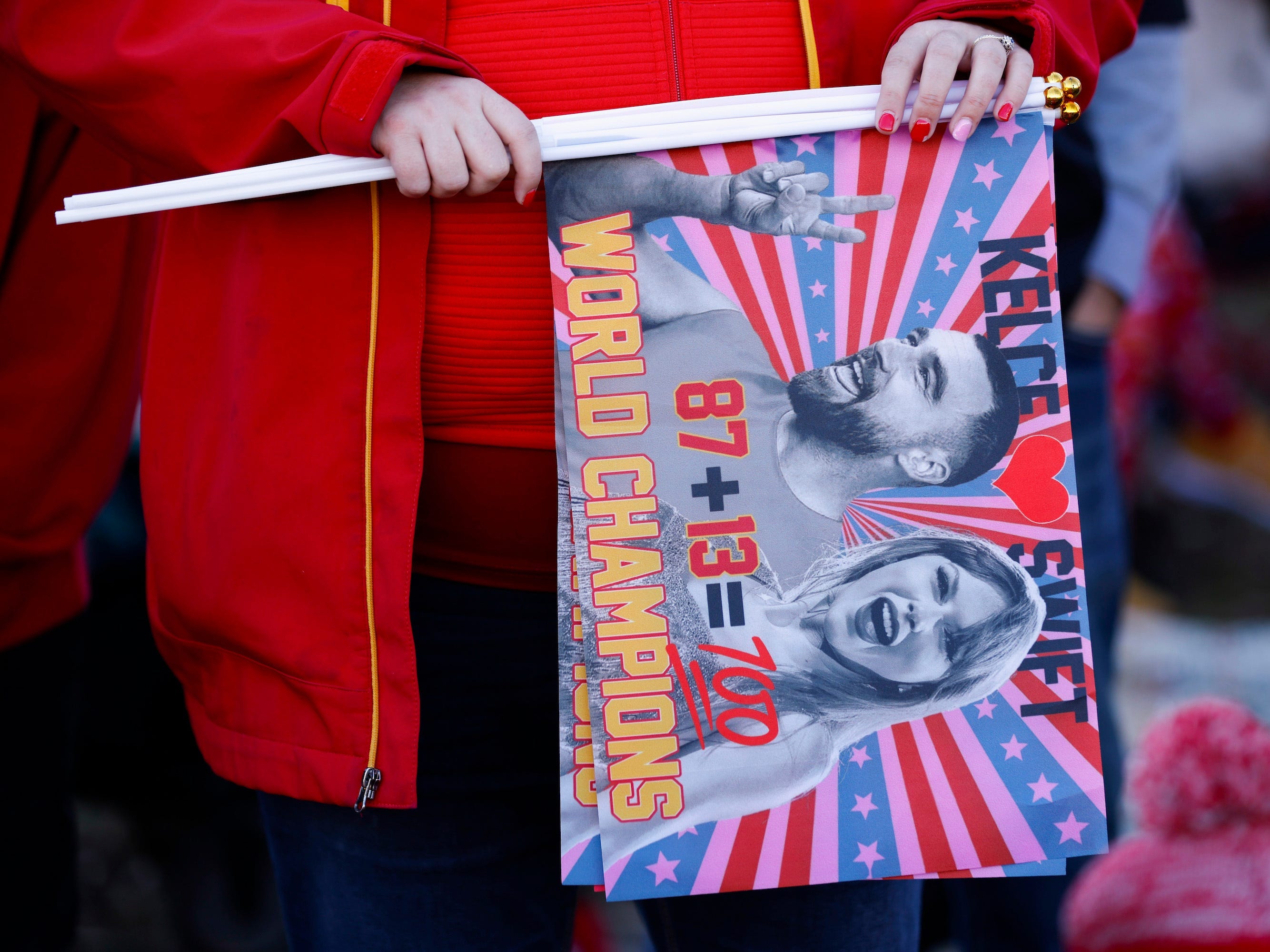travis kelce taylor swift flag