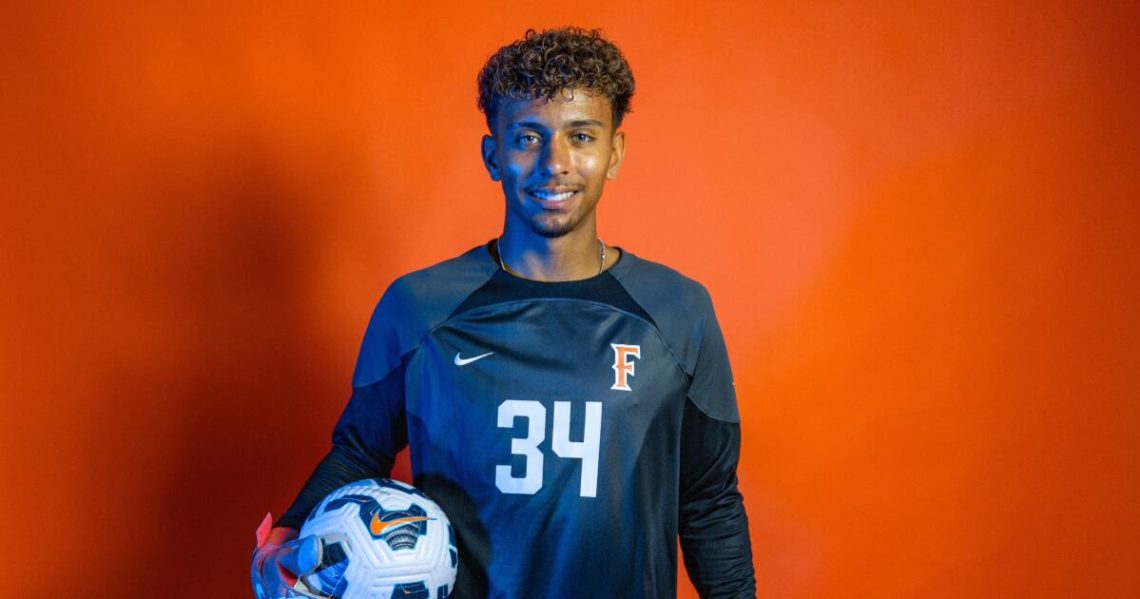 Antonio Campos, portero de CSU Fullerton e hijo del ‘Brody’, encuentra fuerza en su familia tras perder su hogar en Pacific Palisades