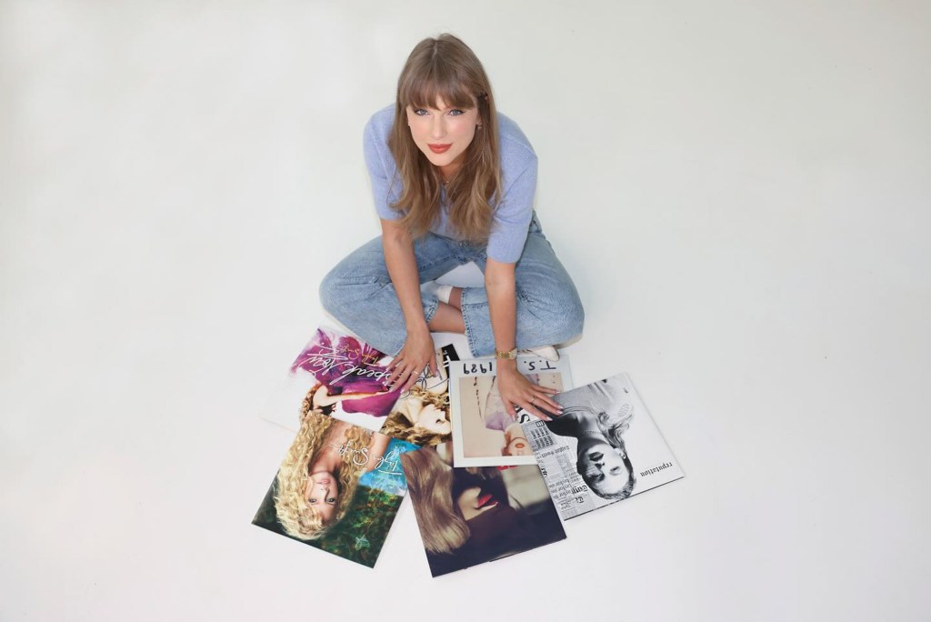 Taylor Swift announcing she now owns her masters.