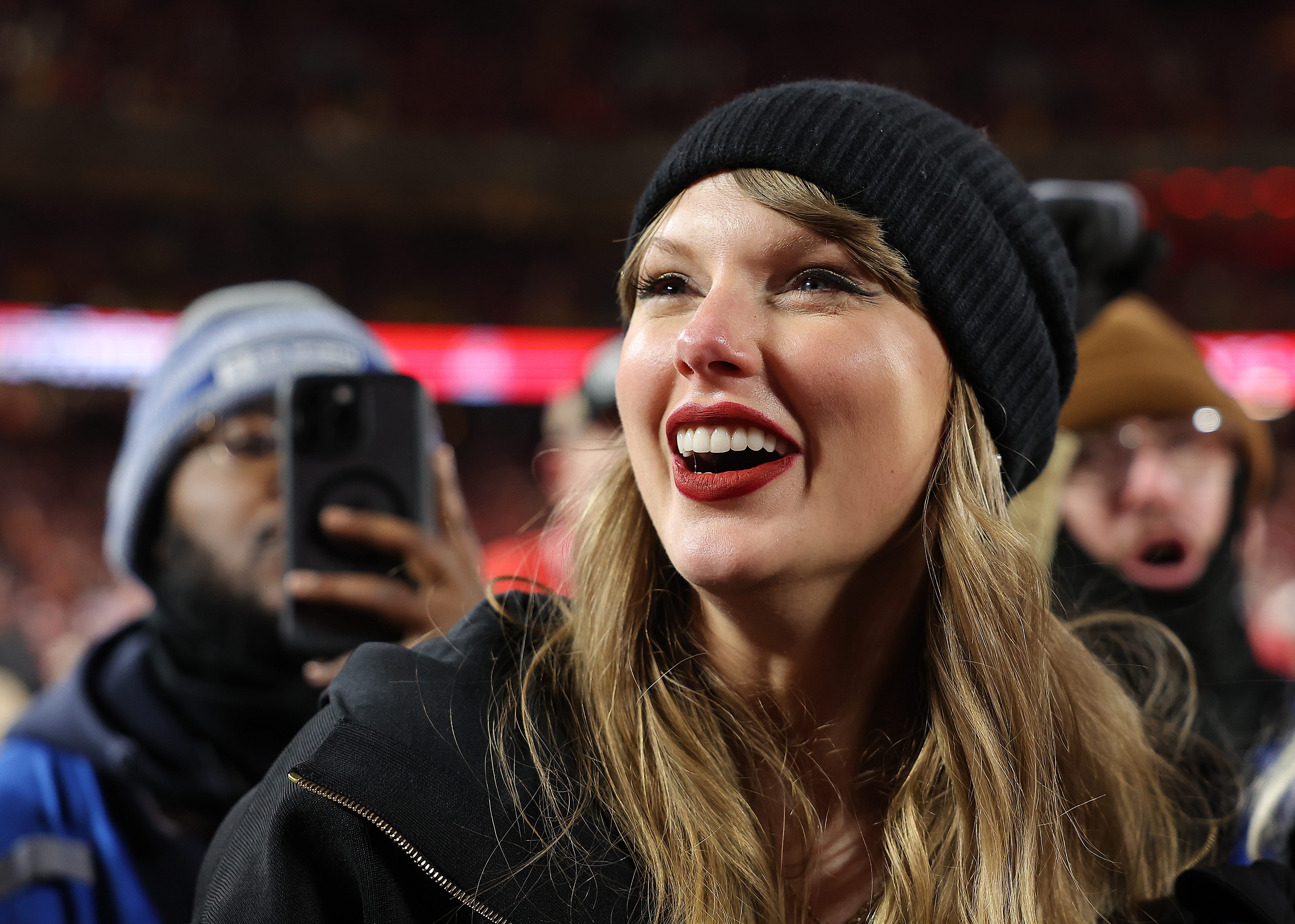 Taylor Swift in a beanie.